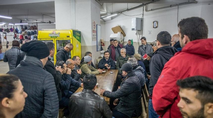 CHP Kuşadası Belediye Başkan Adayı G&uuml;nel esnafı dinledi