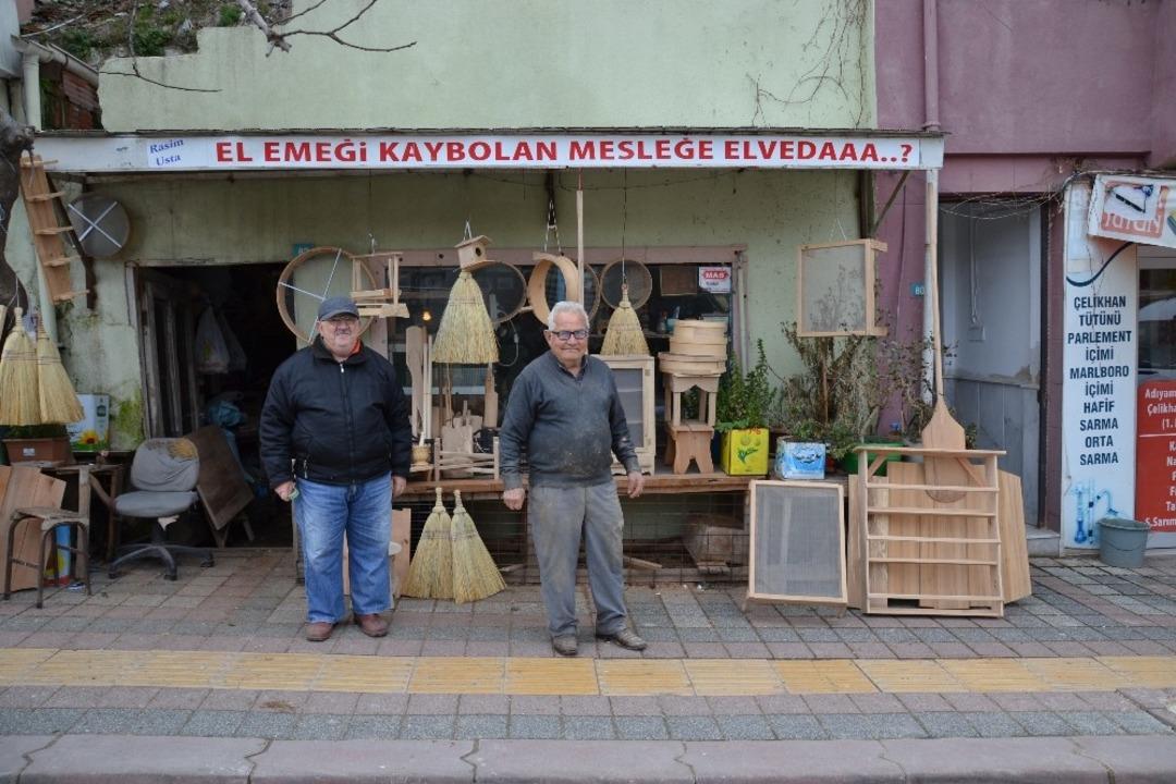 (&Ouml;zel) 86&rsquo;lık marangoz askerde &ouml;ğrendiği mesleğini yarım asırdır s&uuml;rd&uuml;r&uuml;yor