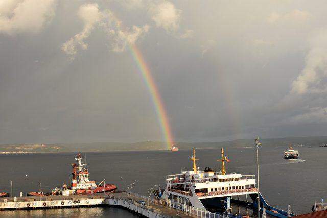 Çanakkale Boğazı gökkuşağı ile renklendi