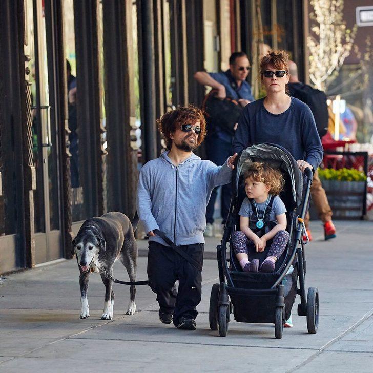 Game of Thrones yıldızı, kızını okula böyle bıraktı G3