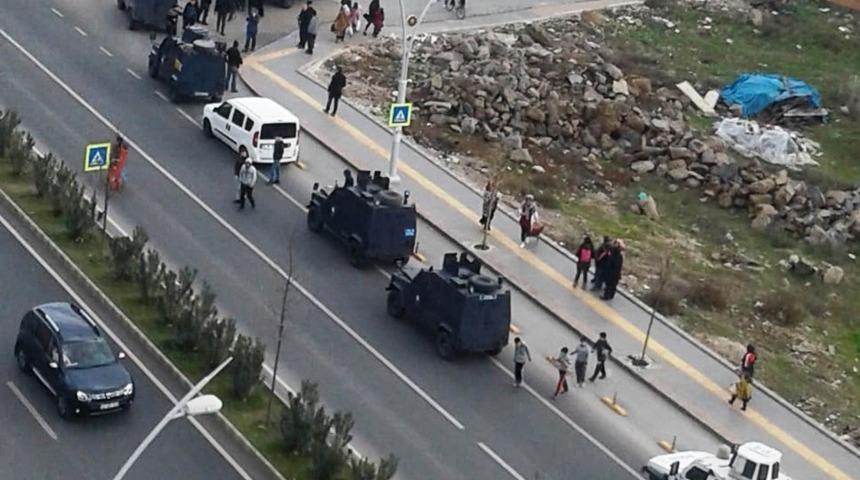 Hırsızlar kapıcıya yakalandı