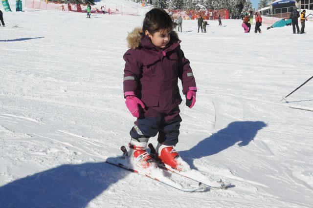 Uludağ'ın minik kayakçıları