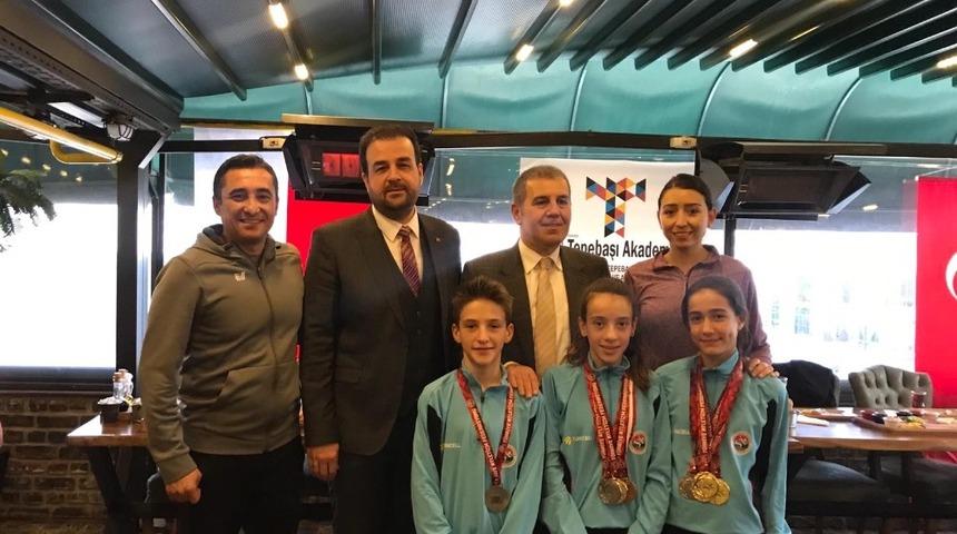 Tepebaşı Akademi sporcuları 12 madalya ile d&ouml;nd&uuml;ler
