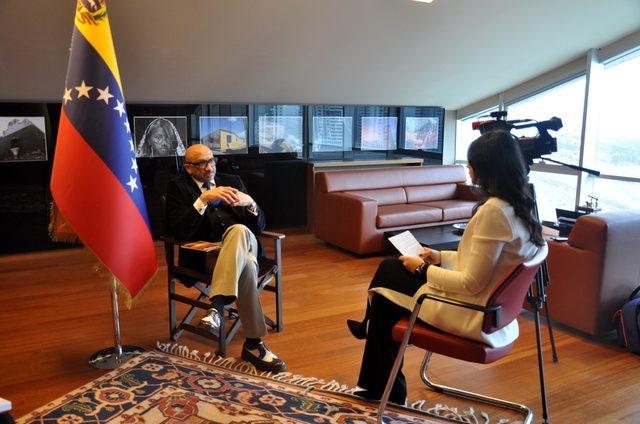 Venezuela Büyükelçisi: Halk zorluklar içerisinde ama düşmanını biliyor