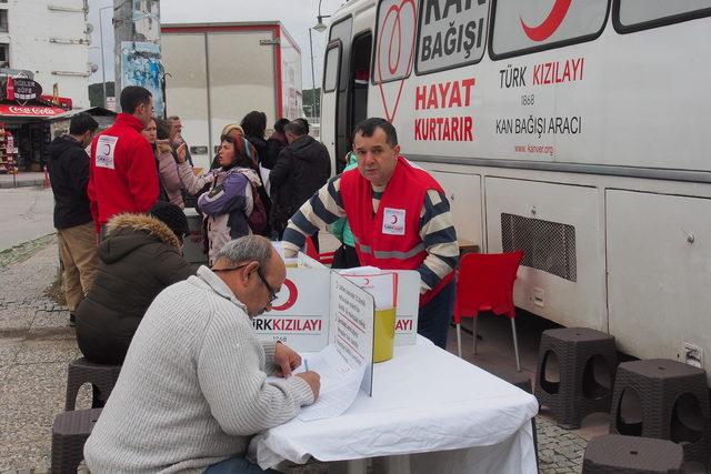 Ayvalıklılar, Öykü için kan verdi