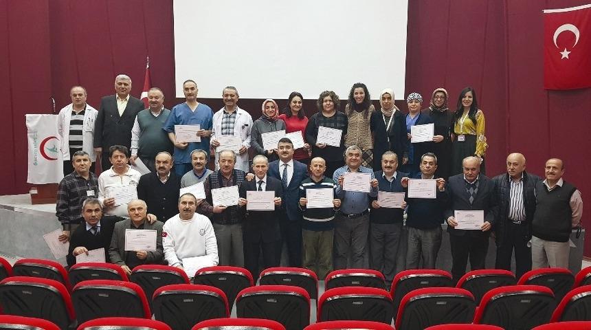 Meslekte 25 yılı dolduran personele teşekk&uuml;r belgesi