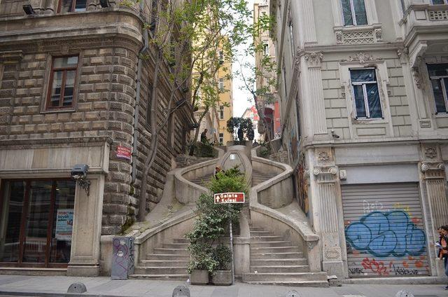 Karaköy Kamondo Merdivenleri