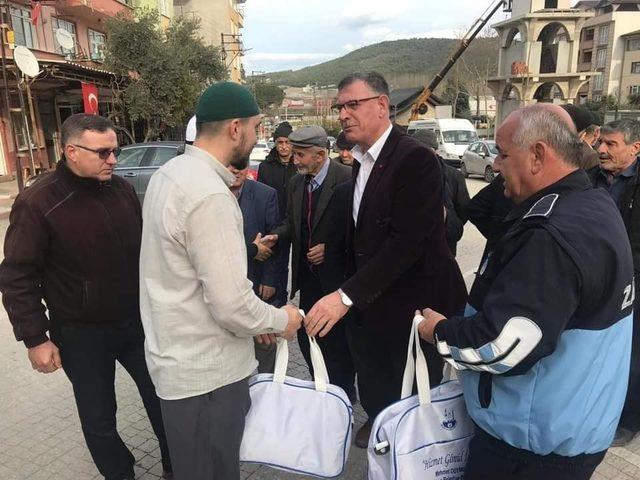 Vezirhan’da kutsal topraklara gidecek olan hacı adayları uğurlandı