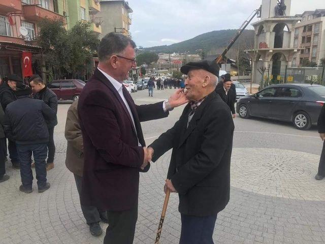 Vezirhan’da kutsal topraklara gidecek olan hacı adayları uğurlandı