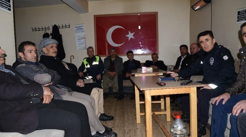 Beyt&uuml;şşebap&rsquo;ta polis halkla bir araya geldi