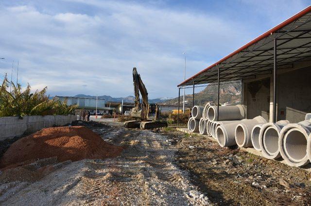 Alanya’da 5 mahallenin yağmur suyu sorunu çözülüyor