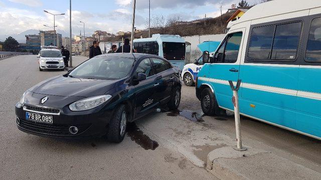 Trafik kazasında İl Sağlık Müdürü yaralandı