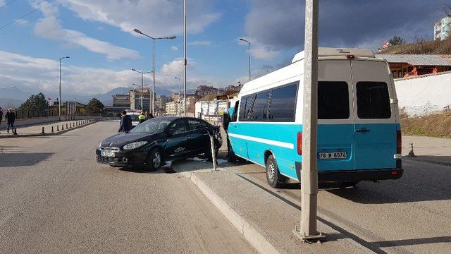 Trafik kazasında İl Sağlık Müdürü yaralandı