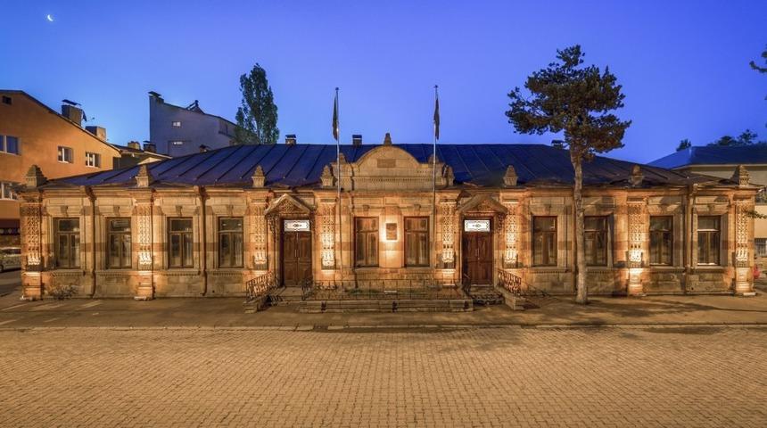 Milli M&uuml;cadelenin işaret fişeği Ardahan Kongreleri 100. yılında