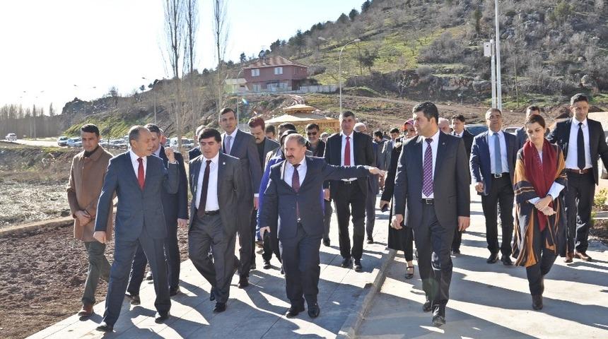 Gölbaşı Gölleri Çevre Düzenlemesi Projesi incelendi