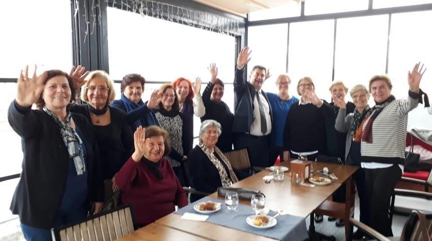 CHP&rsquo;nin &Ccedil;eşme adayı Ekrem Oran, &ccedil;alışmalarına hızlı başladı