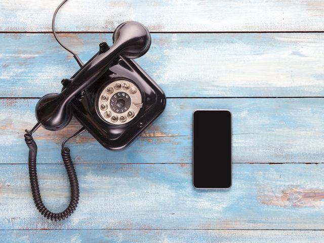 R&uuml;yada telefon, cep telefonu g&ouml;rmek