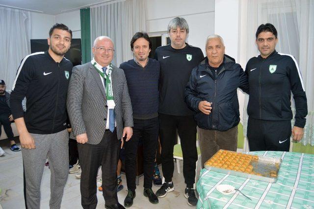 Başkan Gümüş, Muğlaspor’lu futbolcularla bir araya geldi