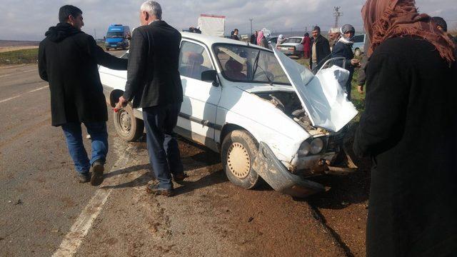 Suruç'ta otomobiller çarpıştı: 8 yaralı