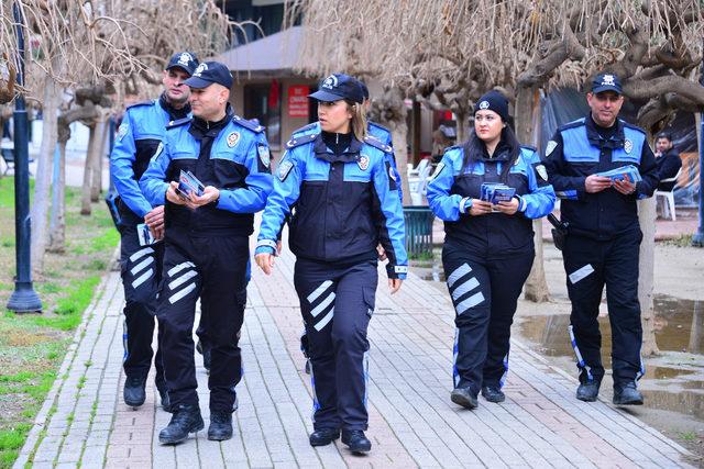 Adana polisinden sokakta 'mavi balina' uyarısı(2)