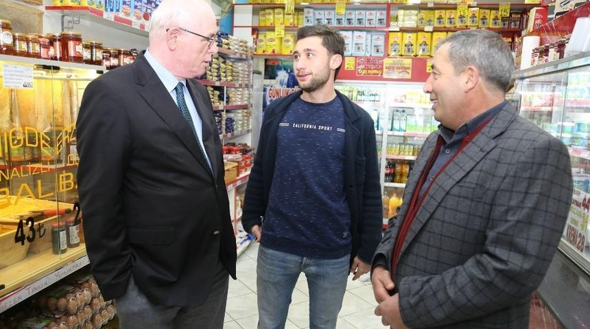 Kazım Kurt esnafları ziyaret etti