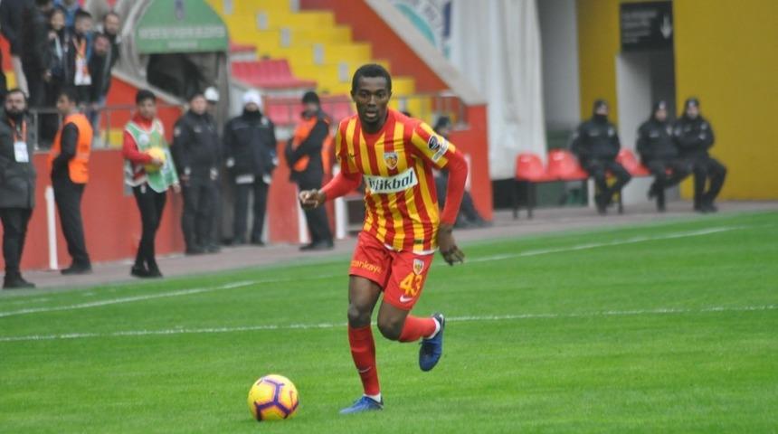 Bernard Mensah&rsquo;a 2 ma&ccedil; ceza