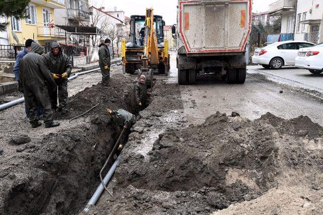 Başkan Günaydın: “39 mahallemizi altyapısı ile yeniledik”