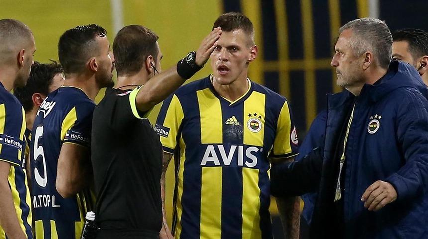 Tahkim Kurulu, Martin Skrtel'in cezasını 2 ma&ccedil;a d&uuml;ş&uuml;rd&uuml;