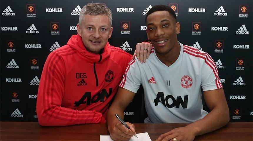 Manchester United Anthony Martial ile 5,5 yıllık yeni s&ouml;zleşme imzaladı