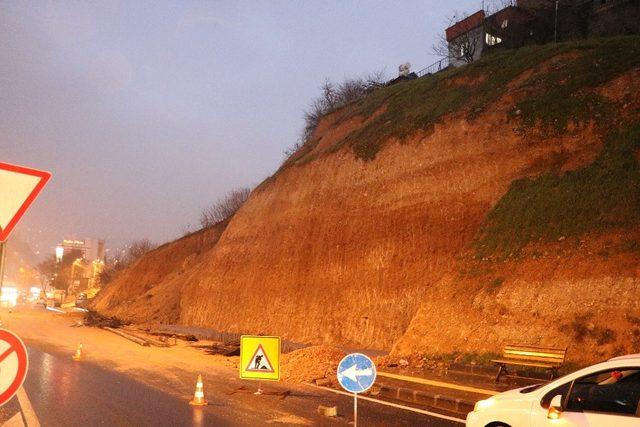 Göçük riski taşıyan 3 ev güvenlik nedeniyle boşaltıldı