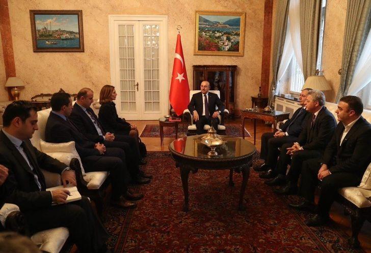 Dışişleri Bakanı Çavuşoğlu, Türk iş dünyası temsilcileri ile görüştü
