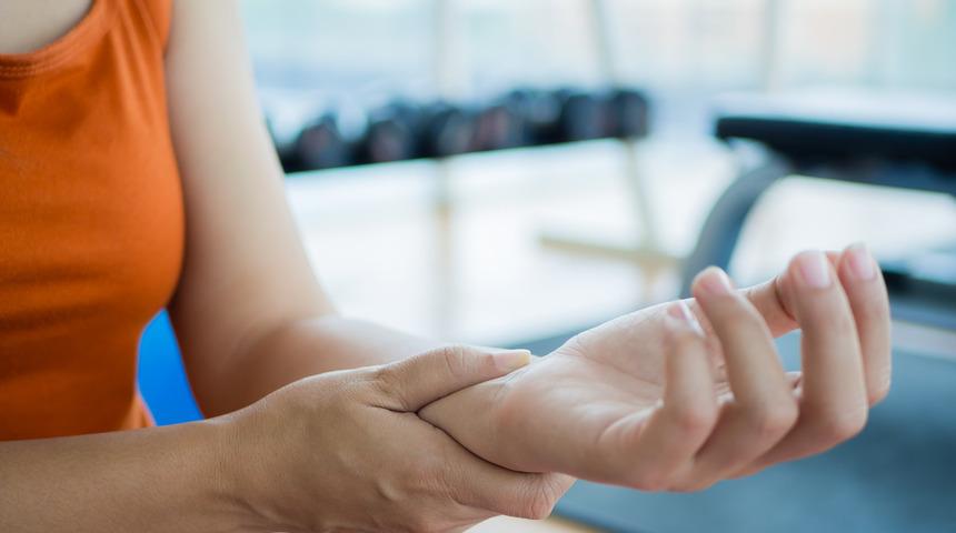 Karpal tünel sendromu nedir? Karpal tünel sendromu belirtileri nelerdir? Karpal tünel sendromu tedavisi nasıl olur?