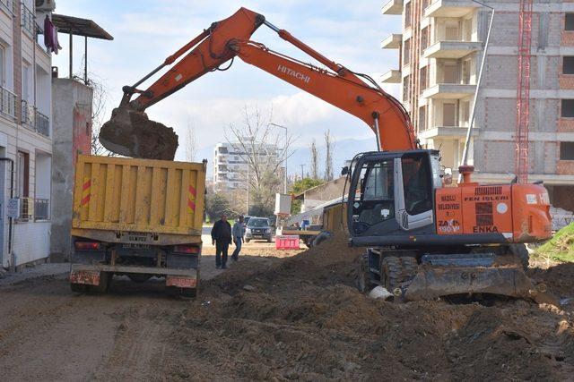 Nazilli Belediyesinden Yeşil Mahalle’de yol hamlesi