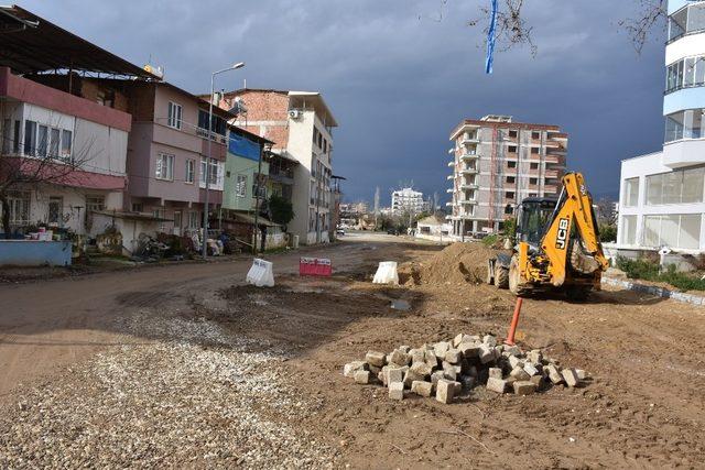 Nazilli Belediyesinden Yeşil Mahalle’de yol hamlesi