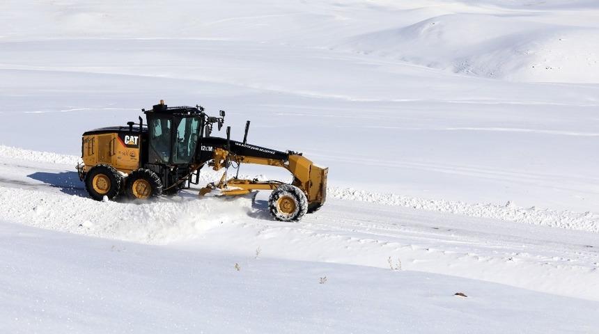 Van’da 31 yerleşim yeri ulaşıma kapandı