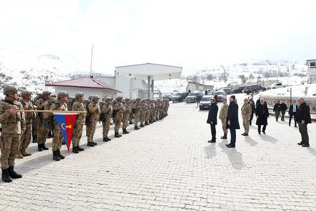 Van Valisi Bilmez: Kavga ve şiddetle hiçbir şey çözülmüyor