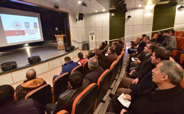 Ahlat’ta ‘Öncelik Hayatın, Öncelik Yayanın’ semineri