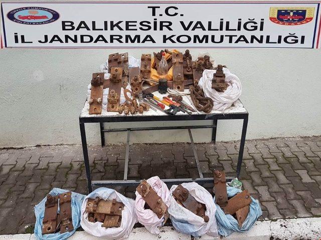 Balıkesir’de hırsızlık operasyonu 17 kişi yakalandı