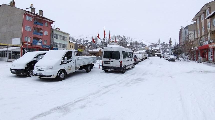 Sivas&rsquo;ta kar yağışı etkili oldu