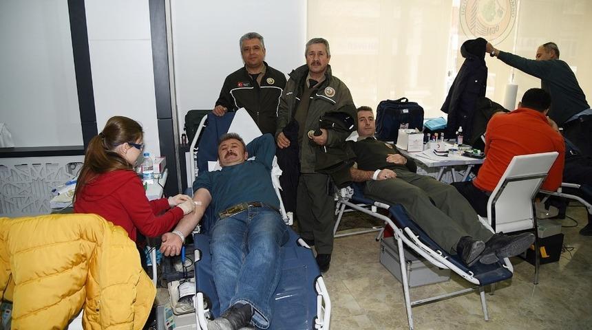 Ormancılar kan bağışladı