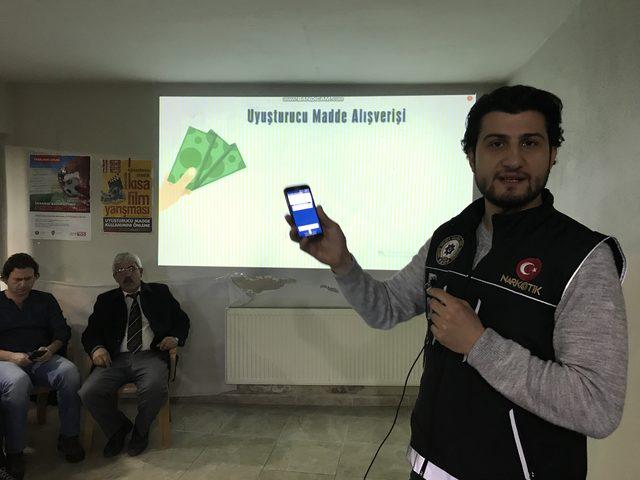 Emniyet müdürü, mahalle mahalle gezip uyuşturucunun zararlarını anlatıyor