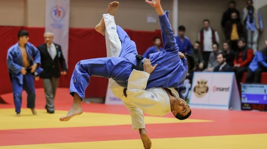 Kağıtsporlu judocular Samsun&rsquo;dan 8 madalya ile d&ouml;nd&uuml;