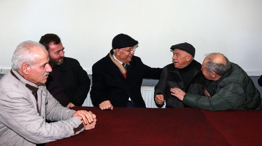 Başkan Yaşar, Demetevler esnafını ziyaret etti