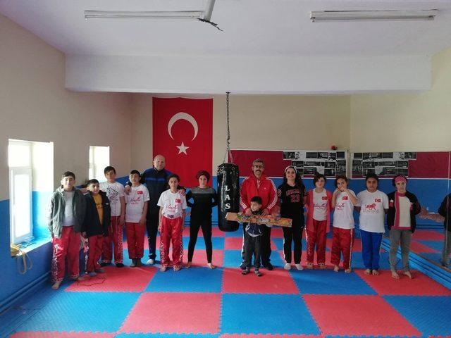 Soğuk zamanlarda sıcak salonlarda spor