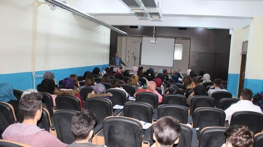 &Ouml;ğrencilere kaymakamlık mesleğini anlattı