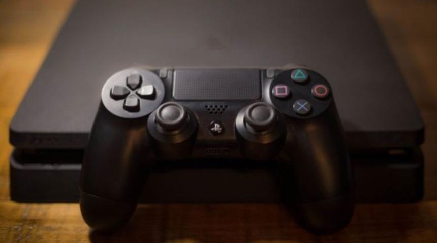 Etiketleri değiştirip 9 Euro'ya PlayStation 4 alan adama hapis