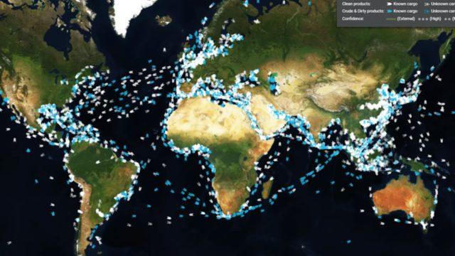 Aynı anda okyanuslarda ve denizlerde beş binden fazla tanker hareket halinde olabiliyor.