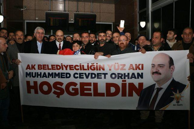 Belediye Başkan adayı Muhammed Cevdet Orhan’a coşkulu karşılama