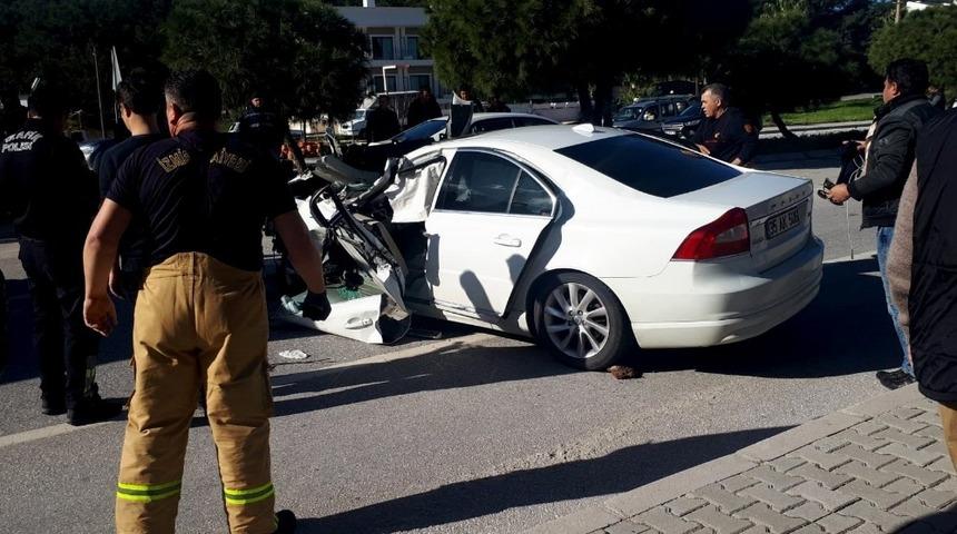 &Ccedil;eşme&rsquo;de, temizlik aracına arkadan &ccedil;arpan s&uuml;r&uuml;c&uuml; yaralandı