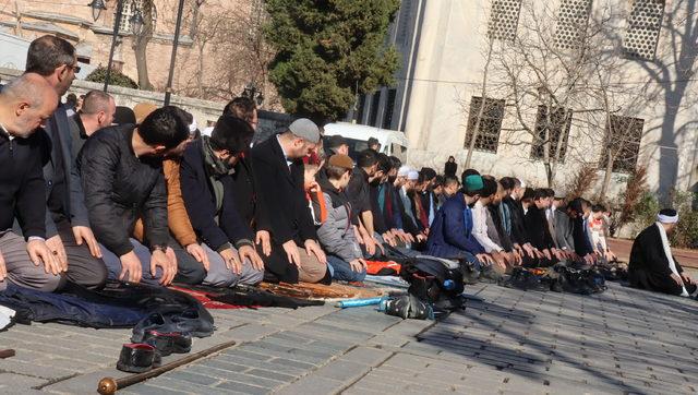 Ayasofya Meydanı'nda cuma namazı 